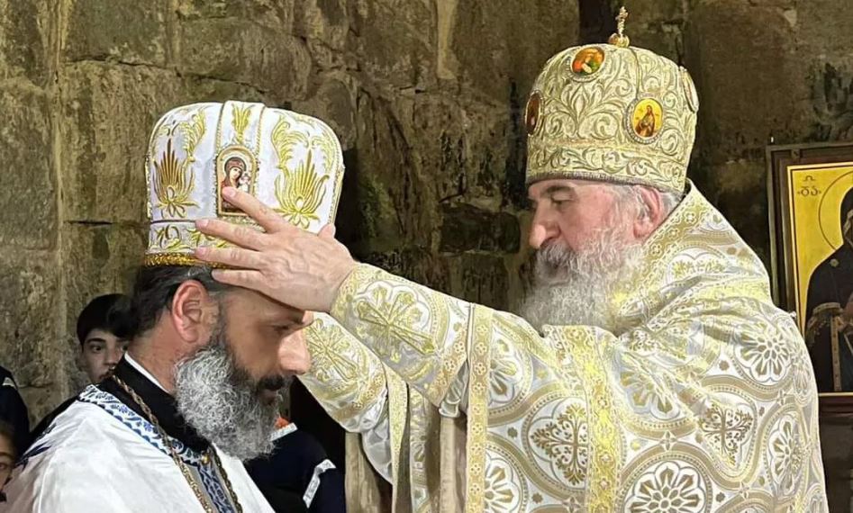 მიტროპოლიტმა დანიელმა (დათუაშვილი) ბორჯომისა და ბაკურიანის ეპარქიაში მოღვაწე სასულიერო პირი დააჯილდოვა