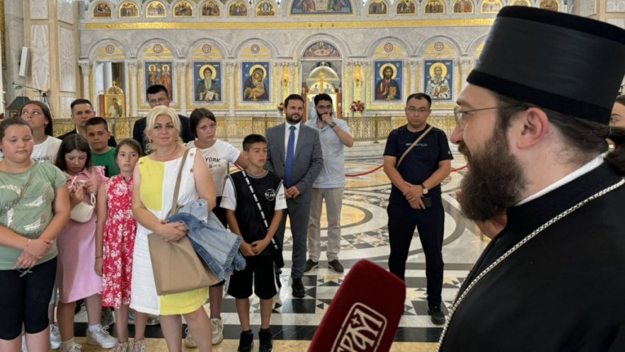 Епископ Нектарије угостио децу са Косова и Метохије (ФОТО)