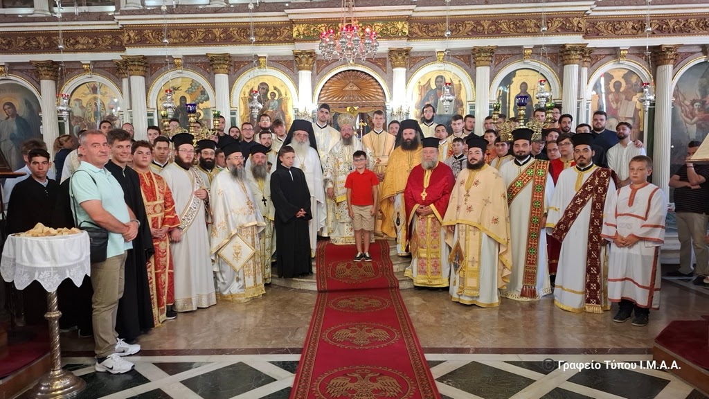 Αρχιερατική Θεία Λειτουργία στο Μεσολόγγι με τη συμμετοχή των Αναγνωστών και των Ιεροπαίδων της Εκκλησίας της Ελλάδος