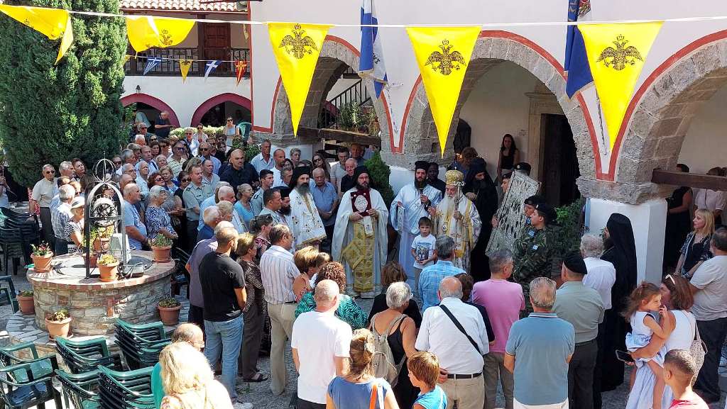 Με λαμπρότητα πανηγύρισε η Ιστορική Ιερά Μονή Μεγάλης Παναγίας Σάμου