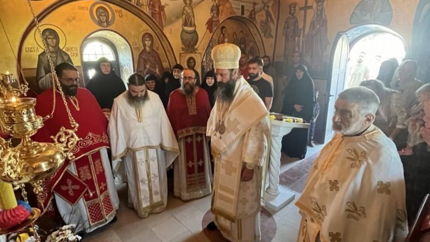 Манастир у Курилу прославио храмовну славу, владика Иларион: „Да нам Света Параскева помогне да се припремамо за сусрет са Богом“