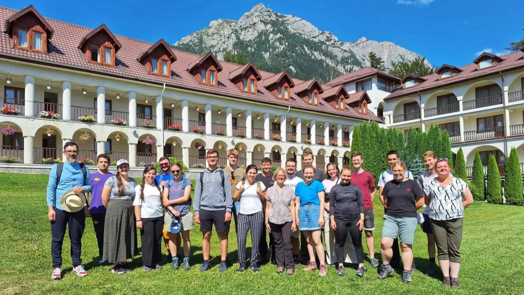 Studenții ortodocși gălățeni participă la un schimb de experiență cu tineri germani, la Mănăstirea Caraiman