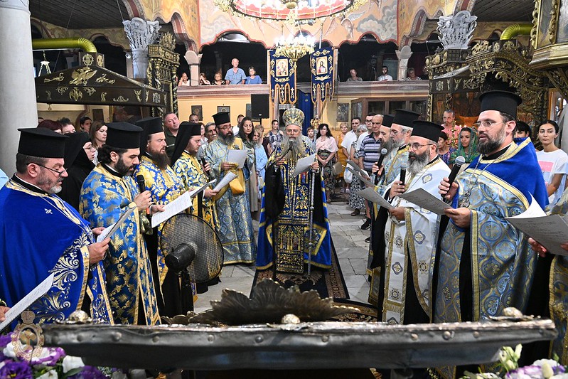 Молебен канон на Пресвета Богородица в Асеновград