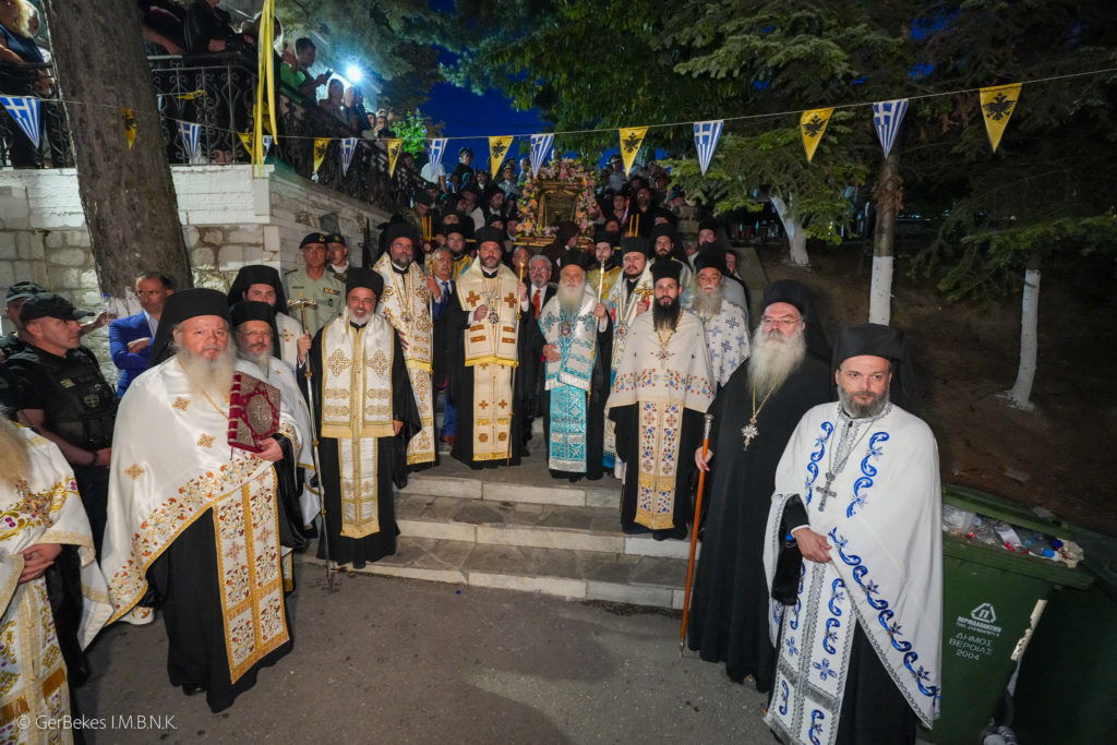 Καστανιά Βερμίου: Πολυαρχιερατικός Εσπερινός της Κοιμήσεως στην Παναγία Σουμελά