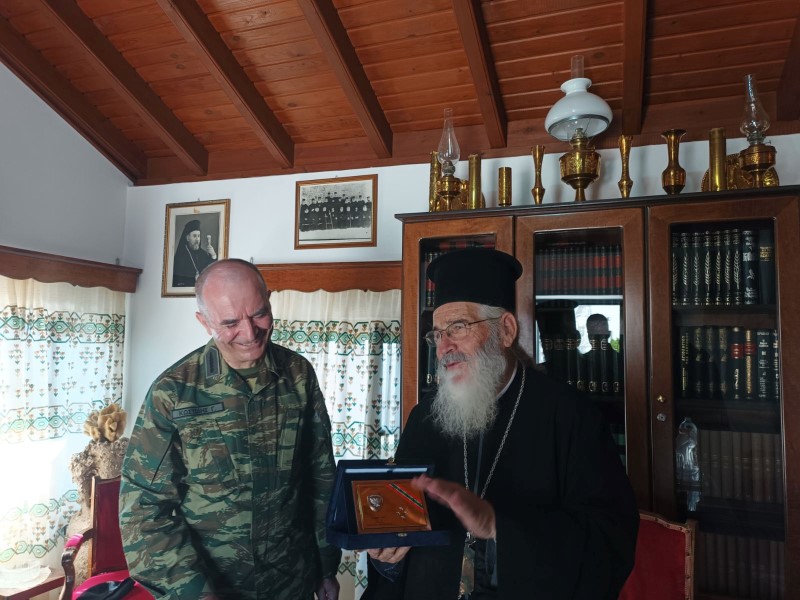 Ο Αρχηγός ΓΕΣ Αντιστράτηγος Γεώργιος Κωστίδης επισκέφθηκε τον Μητροπολίτη Λέρου