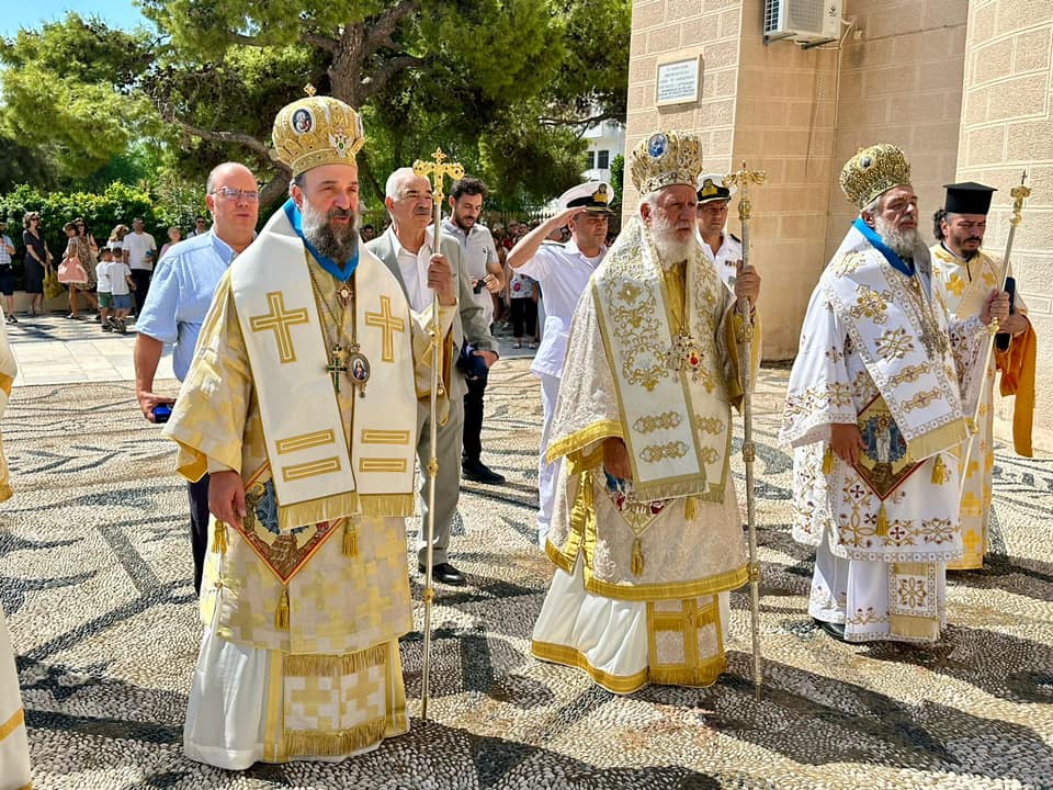 Πανηγυρικά εορτάστηκαν στην Ερμούπολη η Μεταμόρφωση του Σωτήρος και τα 200 χρόνια από την ανέγερση του Μητροπολιτικού Ναού (ΦΩΤΟ)
