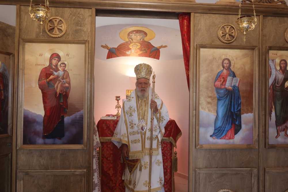 Στο Ναΰδριο Ταξίαρχου του Πανορμίτη στην Μήλο ιερούργησε σήμερα ο Σύρου Δωρόθεος