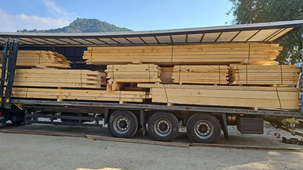 O nouă biserică românească a ajuns în Italia: Structura va fi gata la finalul lunii