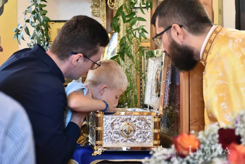 Sfântul Bonifatie primit de bucureșteni, în cartierul Pallady: Aduce bucurie, liniște și speranță