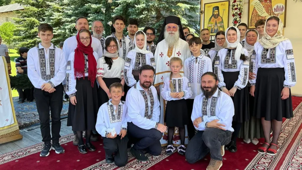 Tineri români din Irlanda au participat la Tabăra de muzică psaltică și spiritualitate de la Mănăstirea Putna