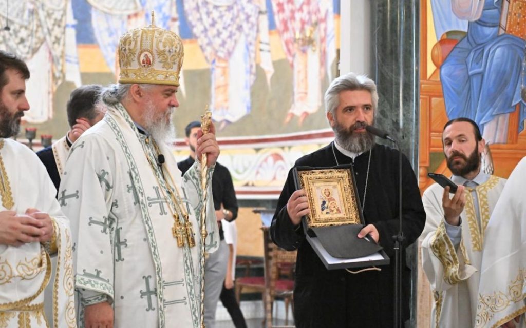 Владика Кирило богослужио у барском Саборном храму: „Сви смо позвани да свједочимо ријечи Божије“