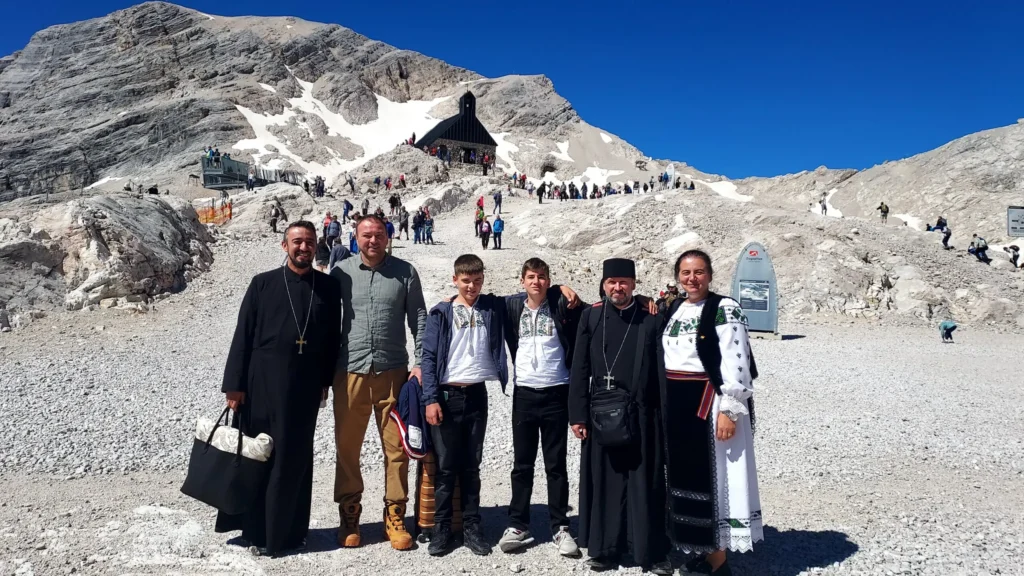 De Schimbarea la față, doi preoți români au slujit pe cel mai înalt vârf muntos din Germania