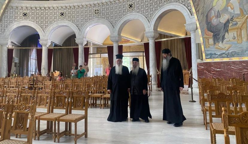 Ο Θηβών Γεώργιος επισκέφθηκε την Εκκλησία της Αλβανίας