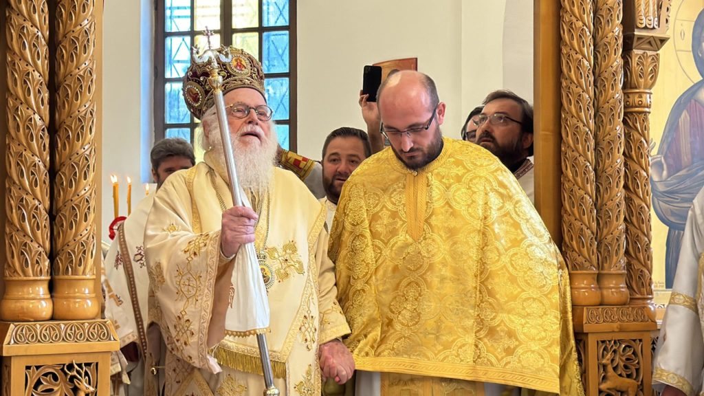 Ευγνωμοσύνη από τον Αρχιεπίσκοπο Αναστάσιο για τα 32 χρόνια αγάπης και στοργής – Πρωτοπρεσβύτερος ο επί δεκαετία Αρχιδιάκονος (ΦΩΤΟ & ΒΙΝΤΕΟ)