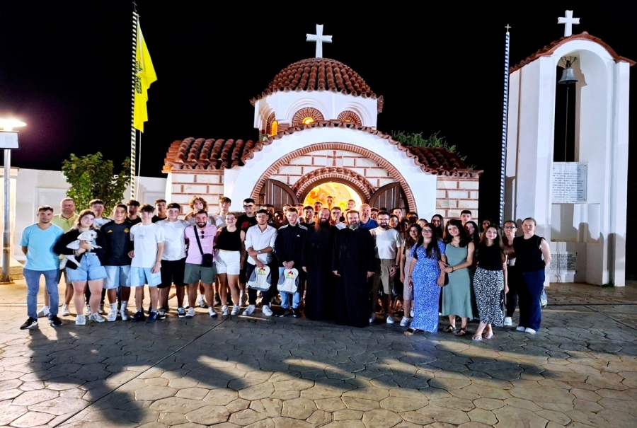 Στελέχη νεότητας της Ιεράς Μητρόπολης Βεροίας στις κατασκηνώσεις της Ιεράς Μητρόπολης Μαρωνείας
