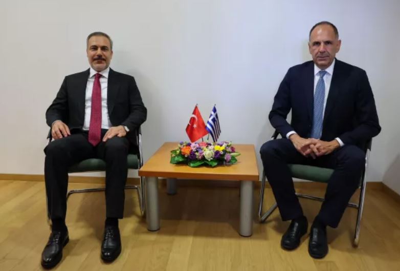 Αποφυγή εντάσεων και σεβασμό του διεθνούς δικαίου, ζήτησε ο Γεραπετρίτης από τον Φιντάν