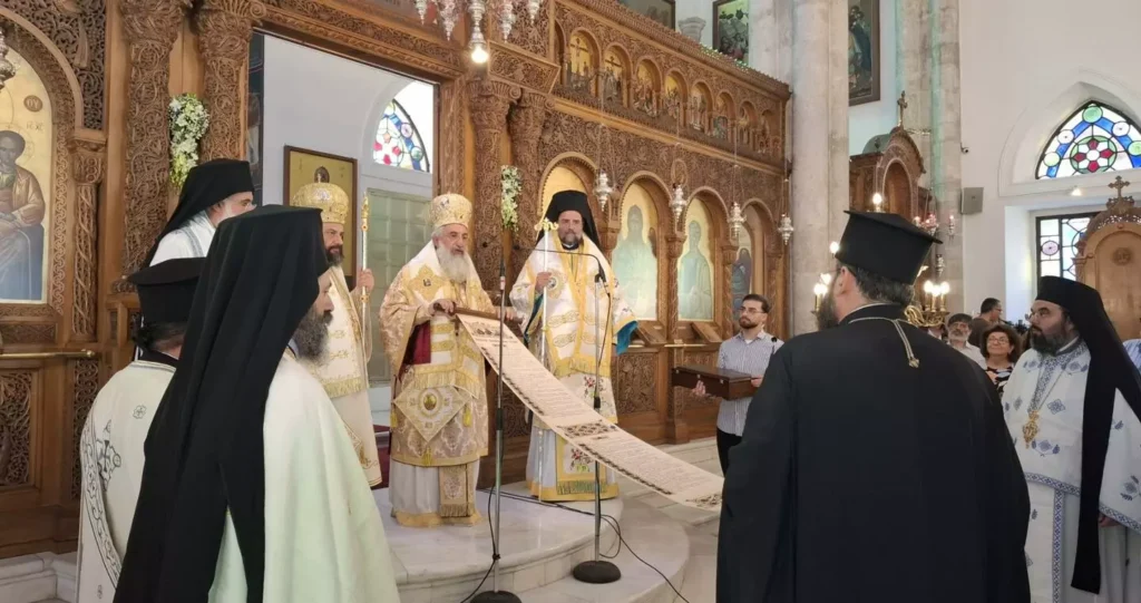 Ηράκλειο: Θεία Λειτουργία για τον Άγιο Τίτο και τη μνήμη των σφαγιασθέντων της 25ης Αυγούστου του 1898 (ΦΩΤΟ)