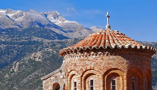 Ιερείς εν ανεπαρκεία! – Του Μιχάλη Μιχαλακόπουλου