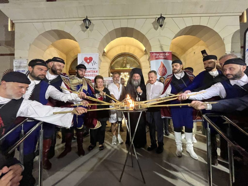 Η «Φλόγα της Αγάπης» των Αγίων Τεσσάρων Μαρτύρων φώτισε το Ρέθυμνο