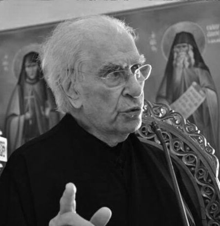 Τμήμα Θεολογίας ΕΚΠΑ: Απώλεια για τον νεοελληνικό πολιτισμικό βίο η κοίμηση του Χρήστου Γιανναρά