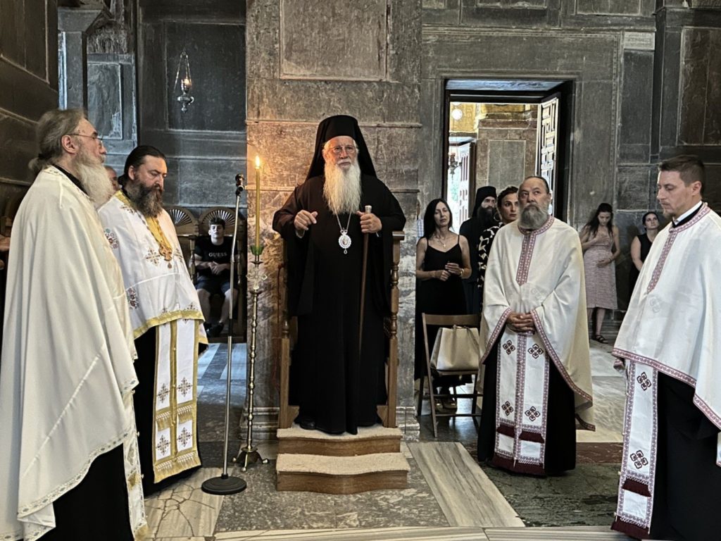 Ιερά Παράκληση για την θαυματουργική διάσωση της Ιεράς Μονής Οσίου Λουκά από την πυρκαγιά