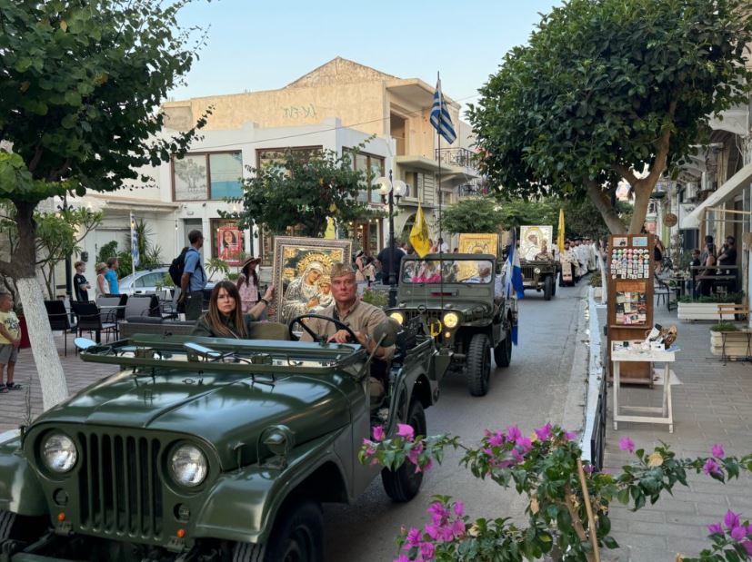 Μεγάλη λιτάνευση των Ιερών Εικόνων της Παναγίας στην Κίσαμο (ΦΩΤΟ)
