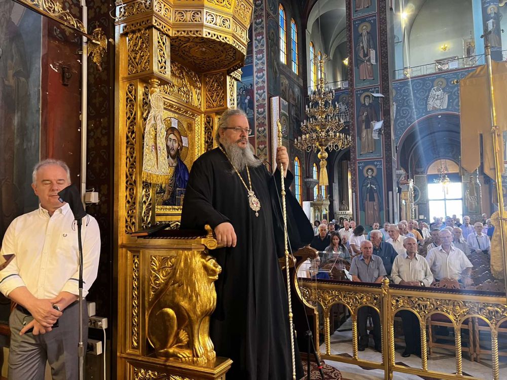 Στον Ιερό Ναό Αγίου Νικολάου Λαρίσης χοροστάτησε ο Μητροπολίτης Ιερώνυμος