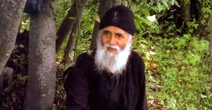 Поуке старца Пајсија: Човек сам може свој живот да учини рајским