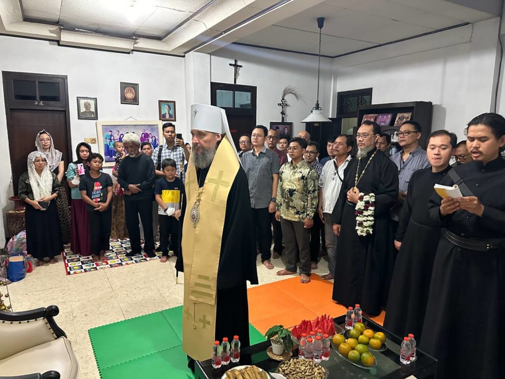 Patriarchal Exarch of Southeast Asia visited the newly established parish in Semarang City