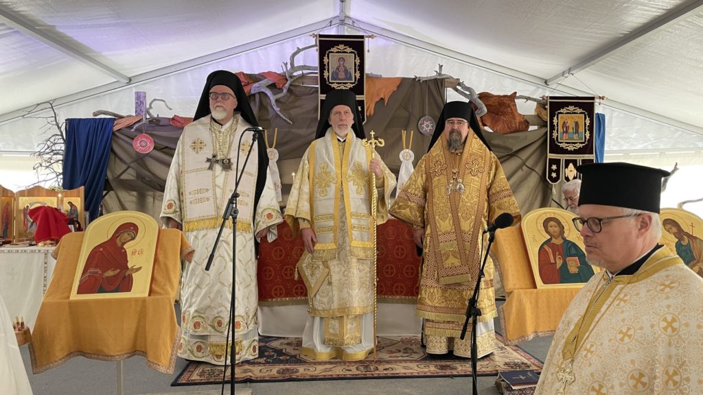 Ο Μητροπολίτης Σουηδίας Κλεόπας συμπροσευχόμενος με τους Skolt Sámi