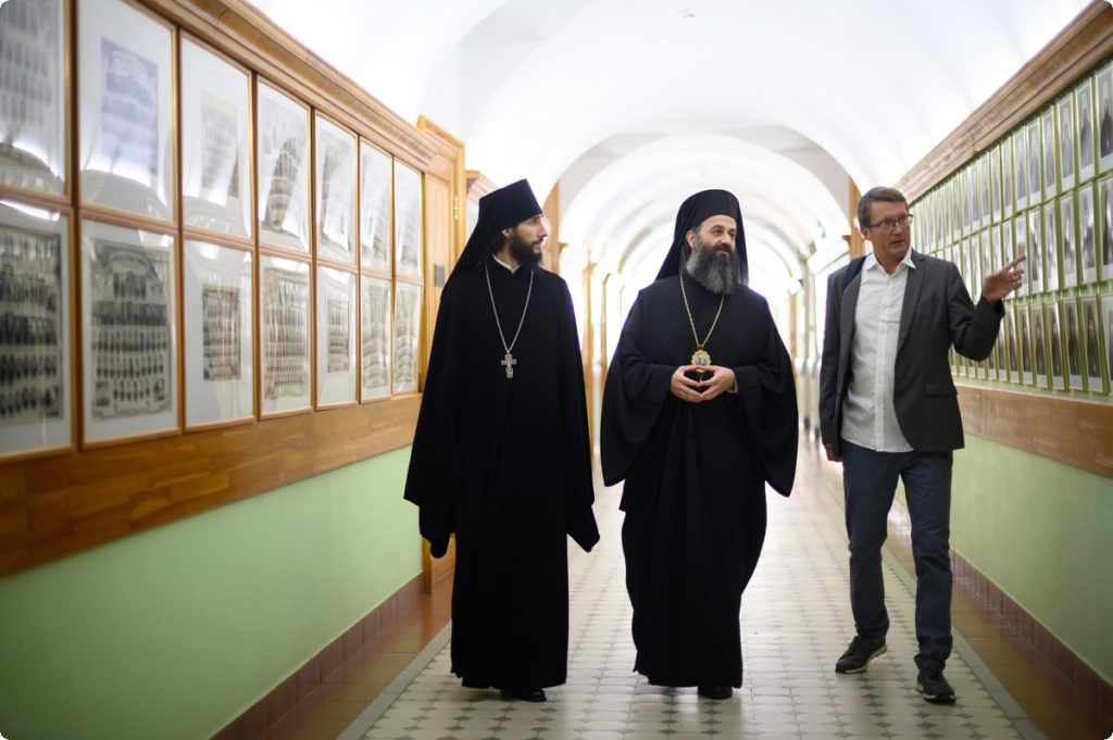 Иерарх Антиохийского Патриархата принял участие в Божественной литургии в Троице-Сергиевой лавре