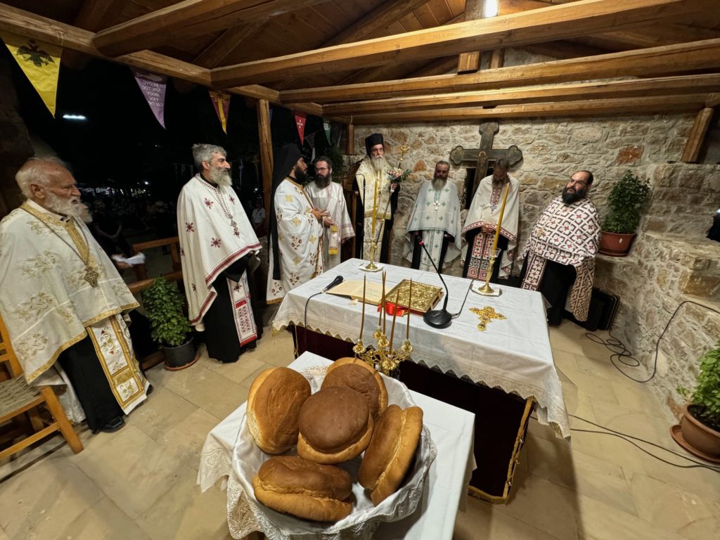 Χιλιάδες προσευχές στην έρημο του Γκιώνα