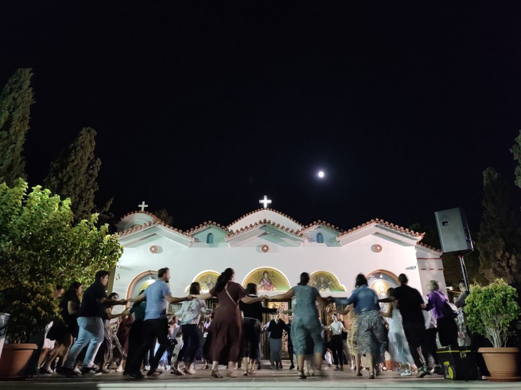 Νεανικό παραδοσιακό πανηγύρι στον Ιερό Ναό Αγίου Παντελεήμονος Γλυφάδας