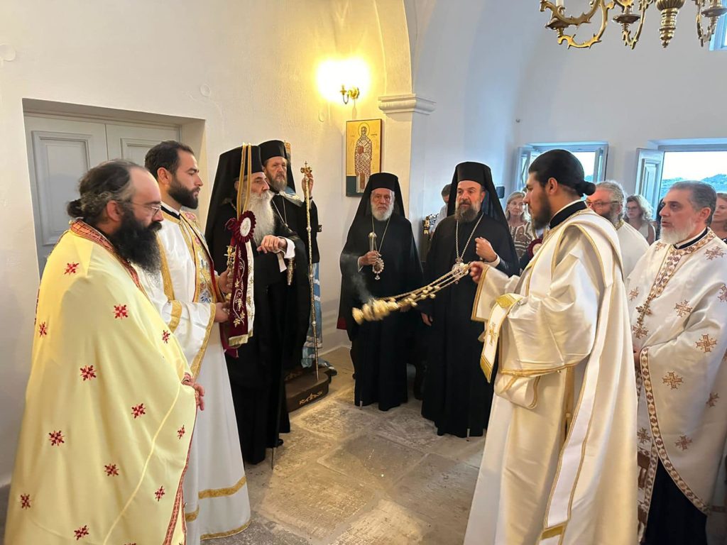 Τέσσερις Μητροπολίτες στην πανήγυρη του Ι.Ν. Αγίας Αθηνάς στο Ακρωτήρι Σαντορίνης