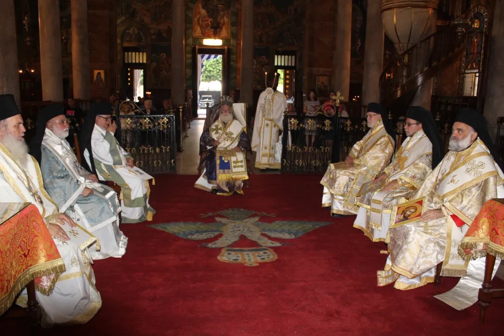 البابا ثيودروس يزيح الستار عن التمثالين النصفيين للبطريركين البابا نقولا السادس  (1968 – 1986) والبابا بطرس السابع (1997 – 2004)