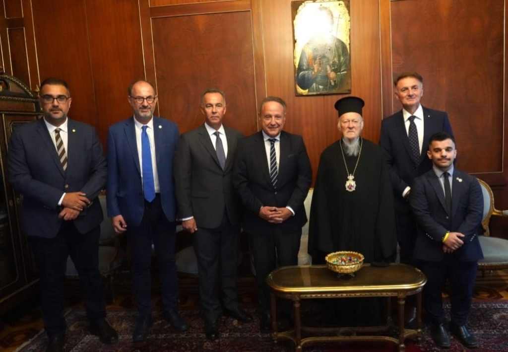 ‎الكلي القداسة يستقبل سيادة رئيس بلدية تسالونيكي اليونان