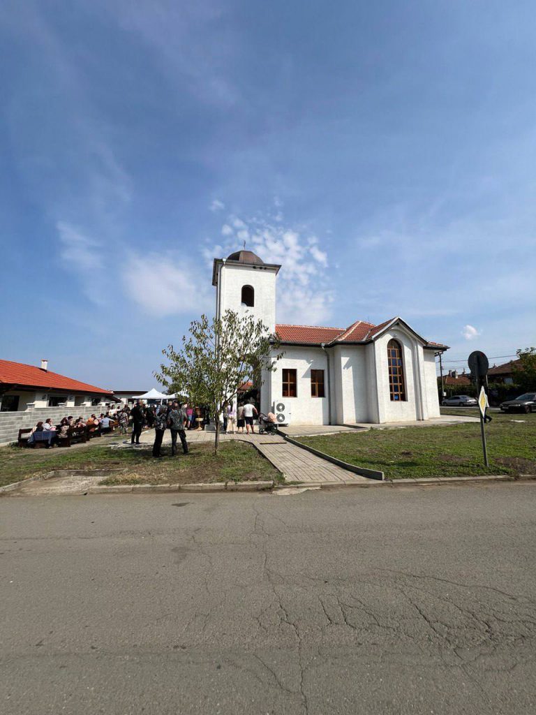 С дарения на местни жители и вяра Средец вече има нов храм