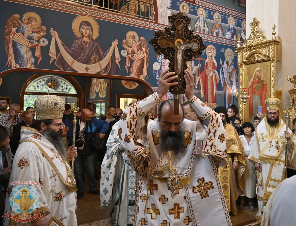 Патриаршеска света Литургия за Кръстовден