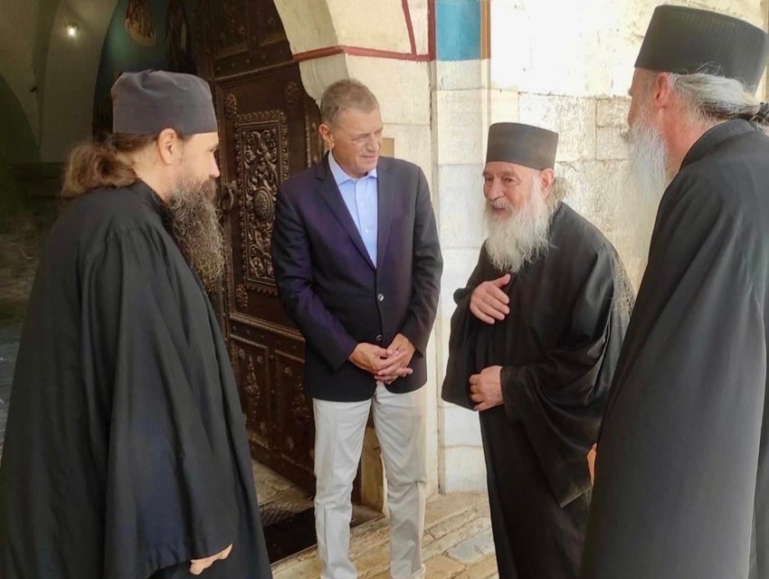 Άγιον ‘Ορος: Ολοκληρώθηκαν οι επισκέψεις του νέου Πολιτικού Διοικητή Αλκιβιάδη Στεφανή στις Μονές