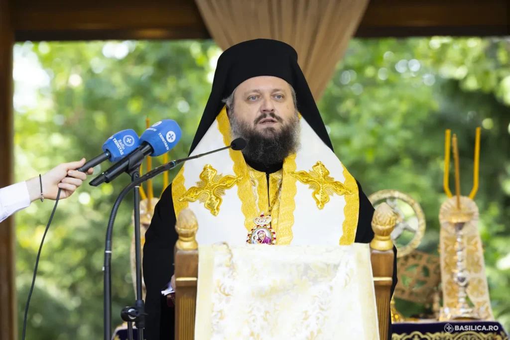 Bishop Paisie urges students to embrace responsibility at opening of Theological Seminary year