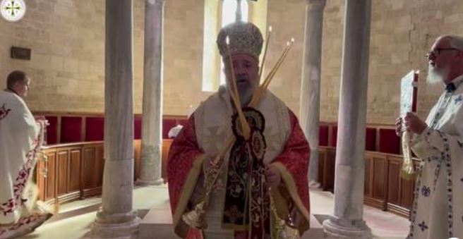 Πρώτη Ορθόδοξη Θεία Λειτουργία στην Κρύπτη όπου αναπαύονται τα ιερά λείψανα του Αγίου Νικολάου στον  Καθεδρικό Ναό Τράνι