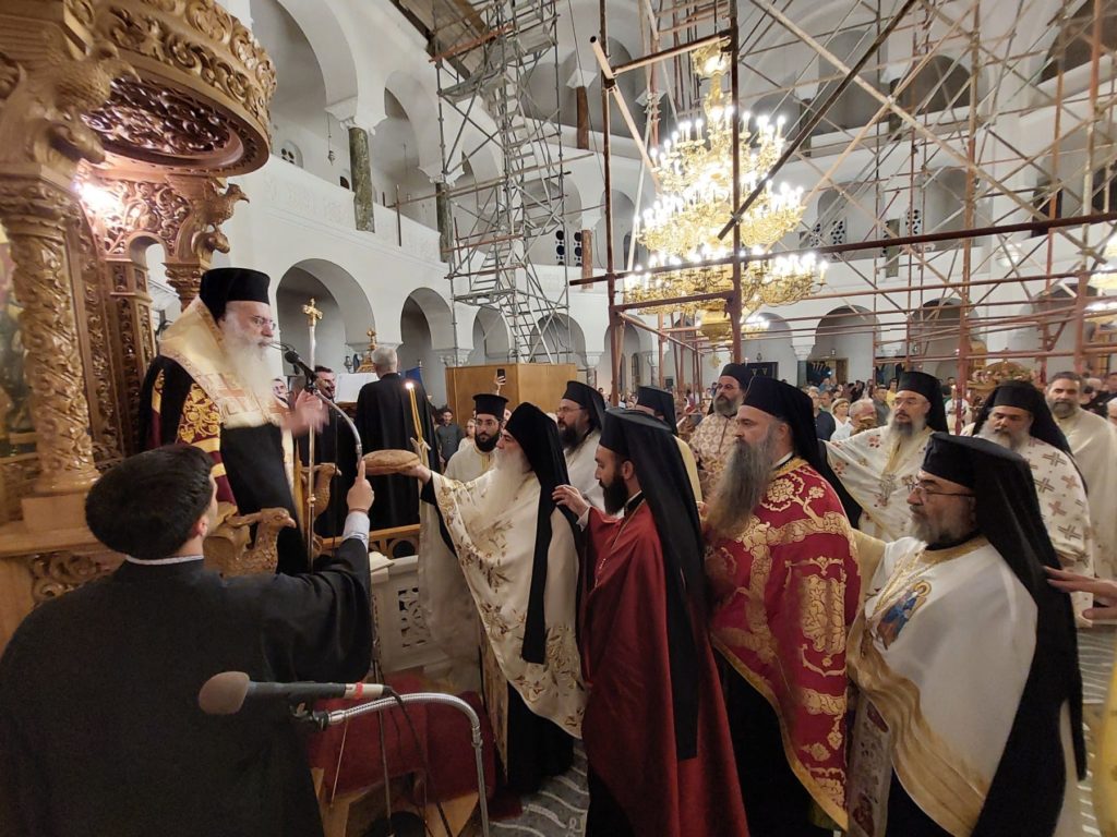 Μέγας Πολυαρχιερατικός Εσπερινός στον Άγιο Νεκτάριο στην Αίγινα (ΦΩΤΟ)