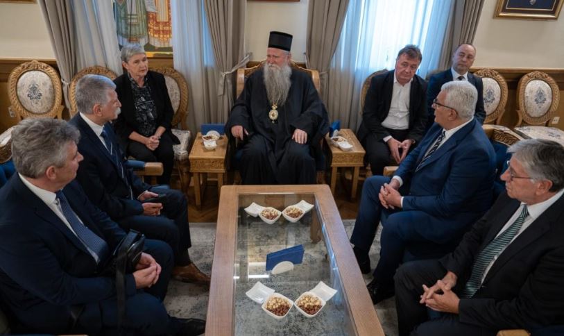 Предсједници Мандић и Ковер посјетили Цетињски манастир