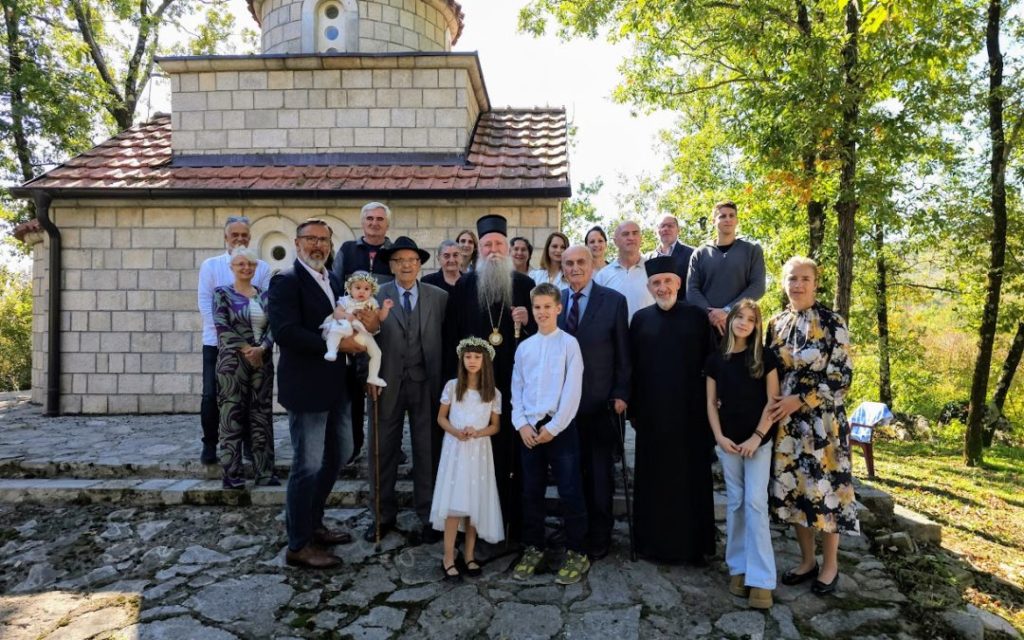 Митрополит Јоаникије освештао звоно на Храму Свих светих у Станисељићима