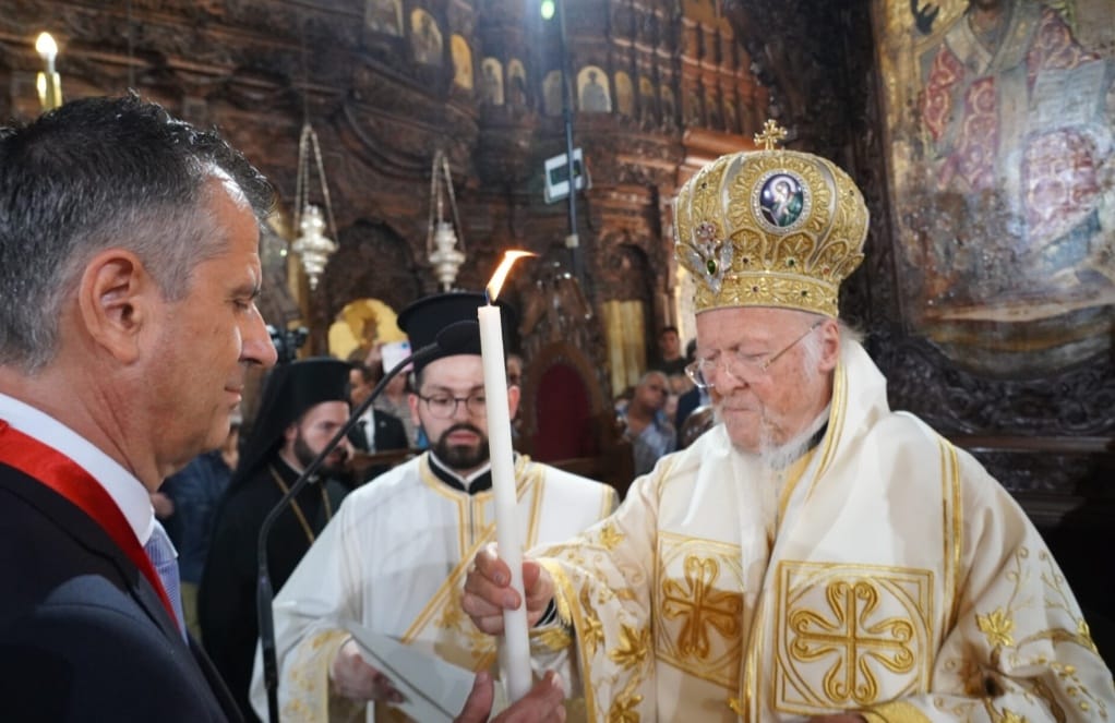 ‎القداس الإلهي كنيسة القديسة فوتين مطرانية نيا سميرنا