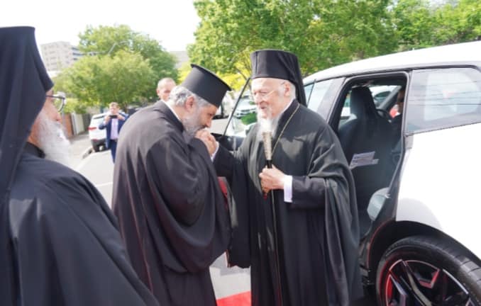 صور زيارة كنيسة القديسين قسطنطين وهيلان ملبورن