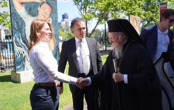 الكلي القداسة يزورالمتحف الهيليني في ملبورن