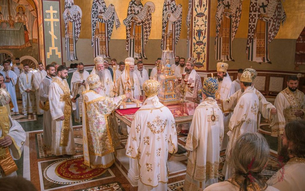 Заупокојена Литургија и годишњи помен Митрополиту Амфилохију: Иако је отишао, он је и даље са нама