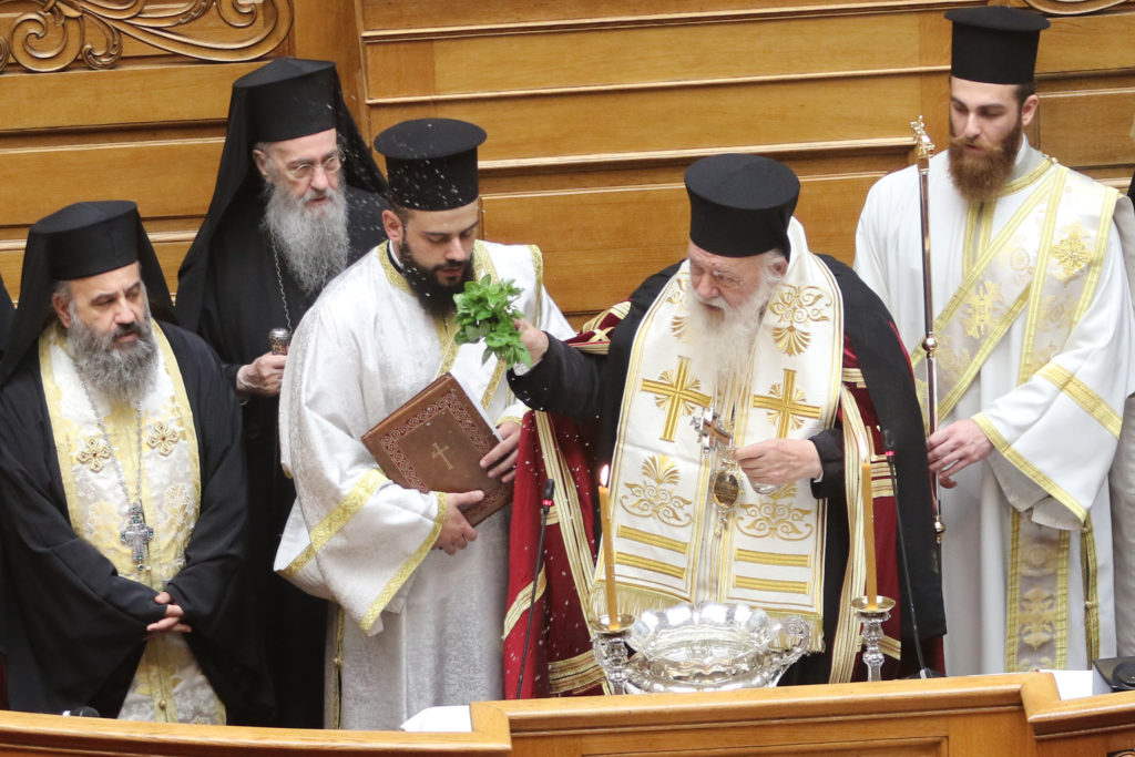 Αρχιεπίσκοπος Ιερώνυμος προς τα μέλη του Κοινοβουλίου: “Καλή εργασία προς την πορεία όλων μας”