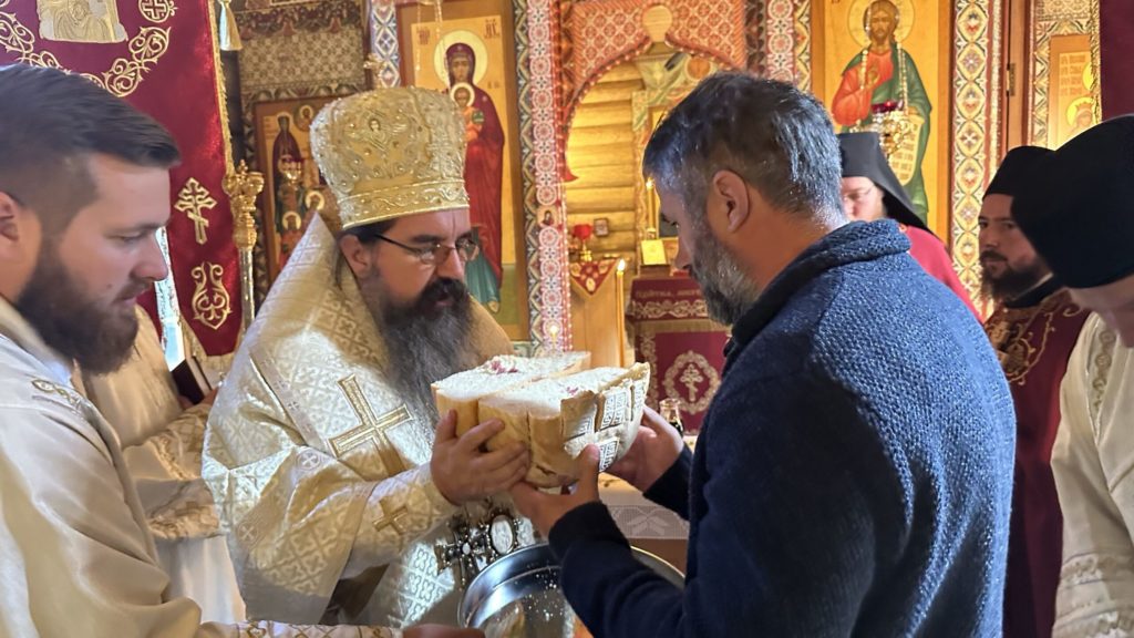 Архијерејска Литургија у манастиру Светих царских мученика Романових у Стрмову